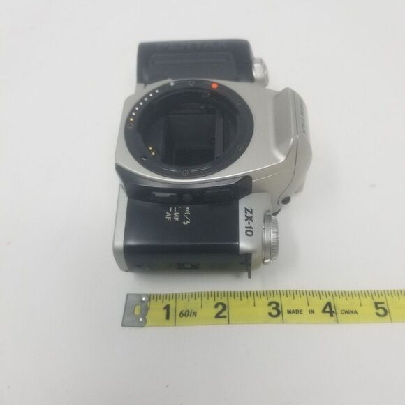Pentax ZX-10 Silver And Black 35mm SLR Film Photography Camera Autofocus Flash - Picture 9 of 11